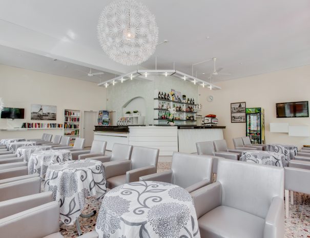 BAR GARDEN IGEA MARINA