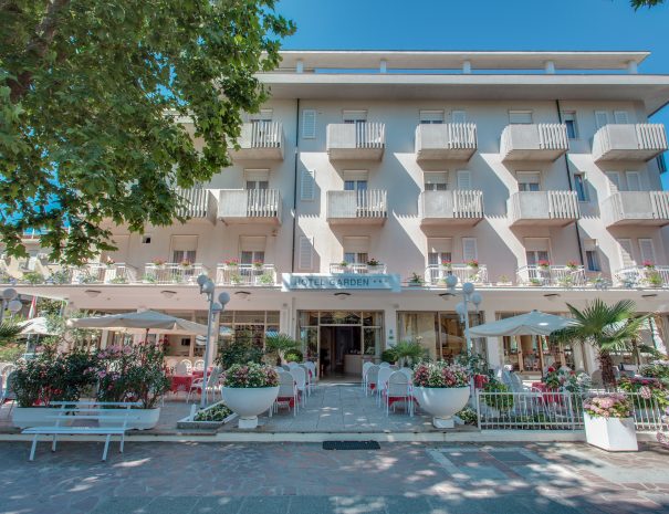 ESTERNO HOTEL GARDEN IGEA MARINA