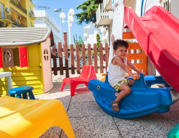 ANGOLO GIOCHI HOTEL GARDEN IGEA MARINA